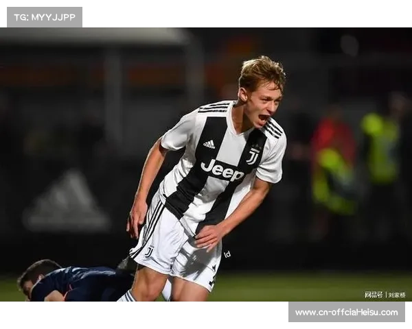 老将基恩击中横梁,尤文替补席一片叹息 老将基恩击中横梁,尤文替补席一片叹息